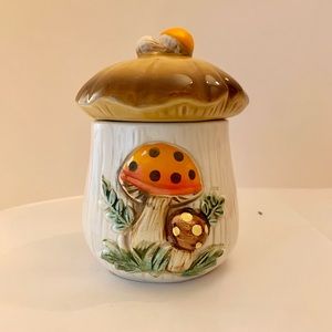 💥SOLD💥 🍄 Vintage Merry Mushroom - Small Ceramic Jar with Lid 🍄